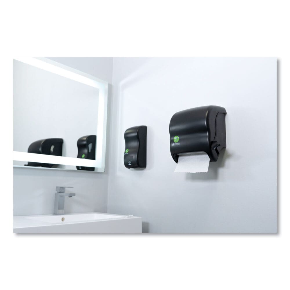 ecoLogic Rely Manual Foam Soap and Sanitizer Dispenser, 900 mL, 5,5 x 4,5 x 9.25, Black - Image 4